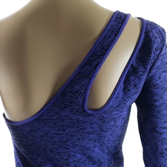 BCBGeneration Bodycon Periblue One Shoulder Dress - Picture 6 of 10